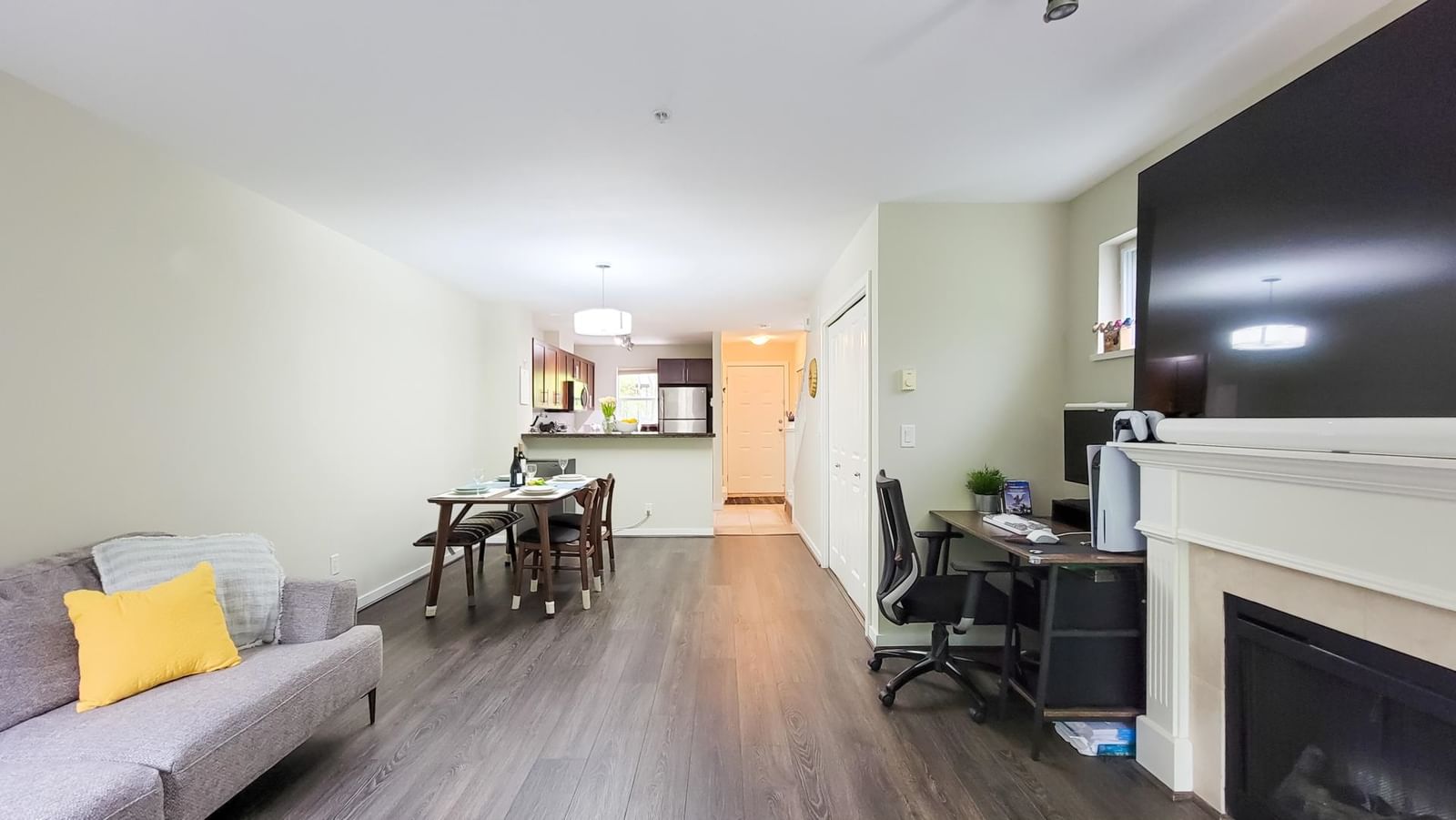 Listing Image 12