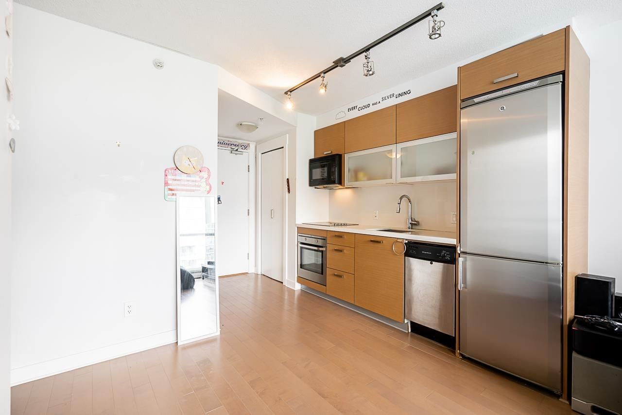 Listing Image 4