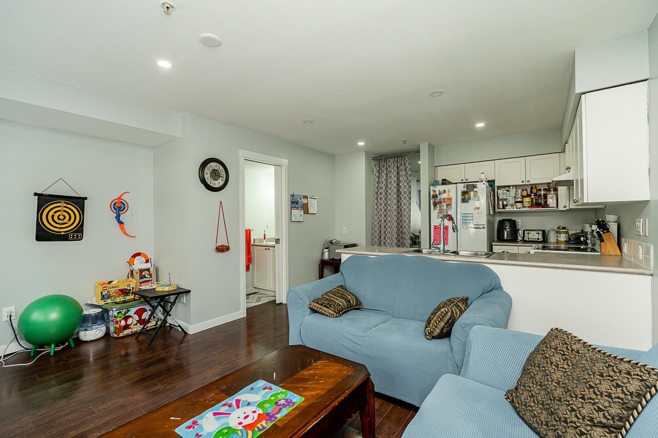 Listing Image 16