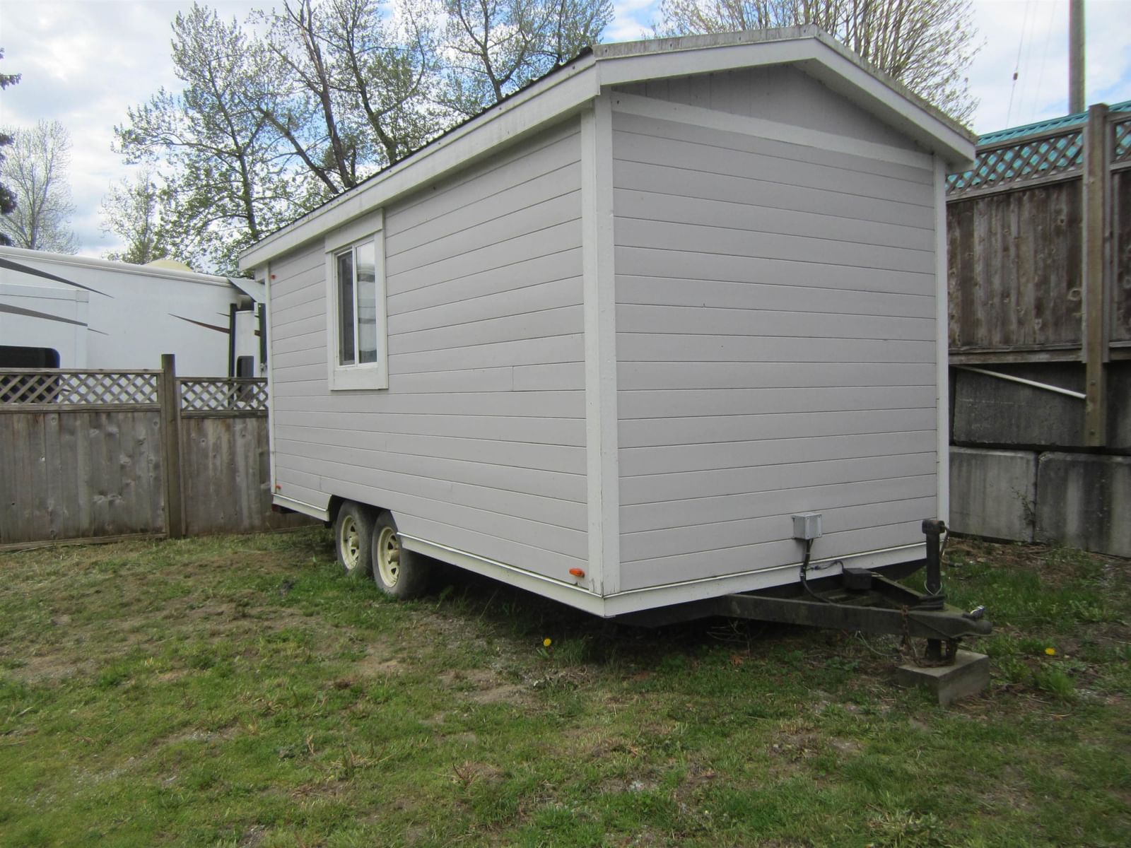Listing Image 3