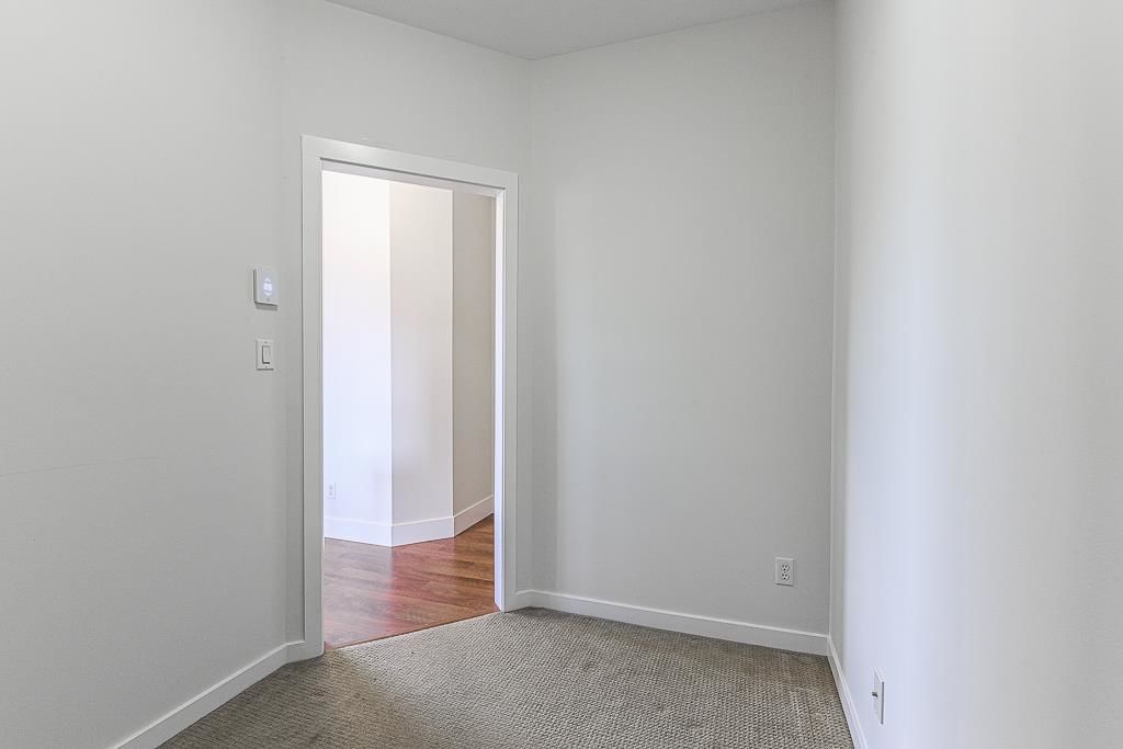 Listing Image 30