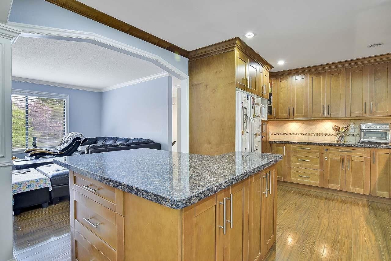 Listing Image 11