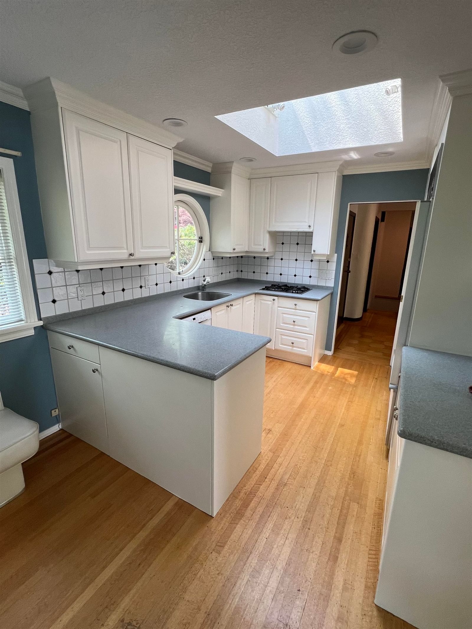 Listing Image 18