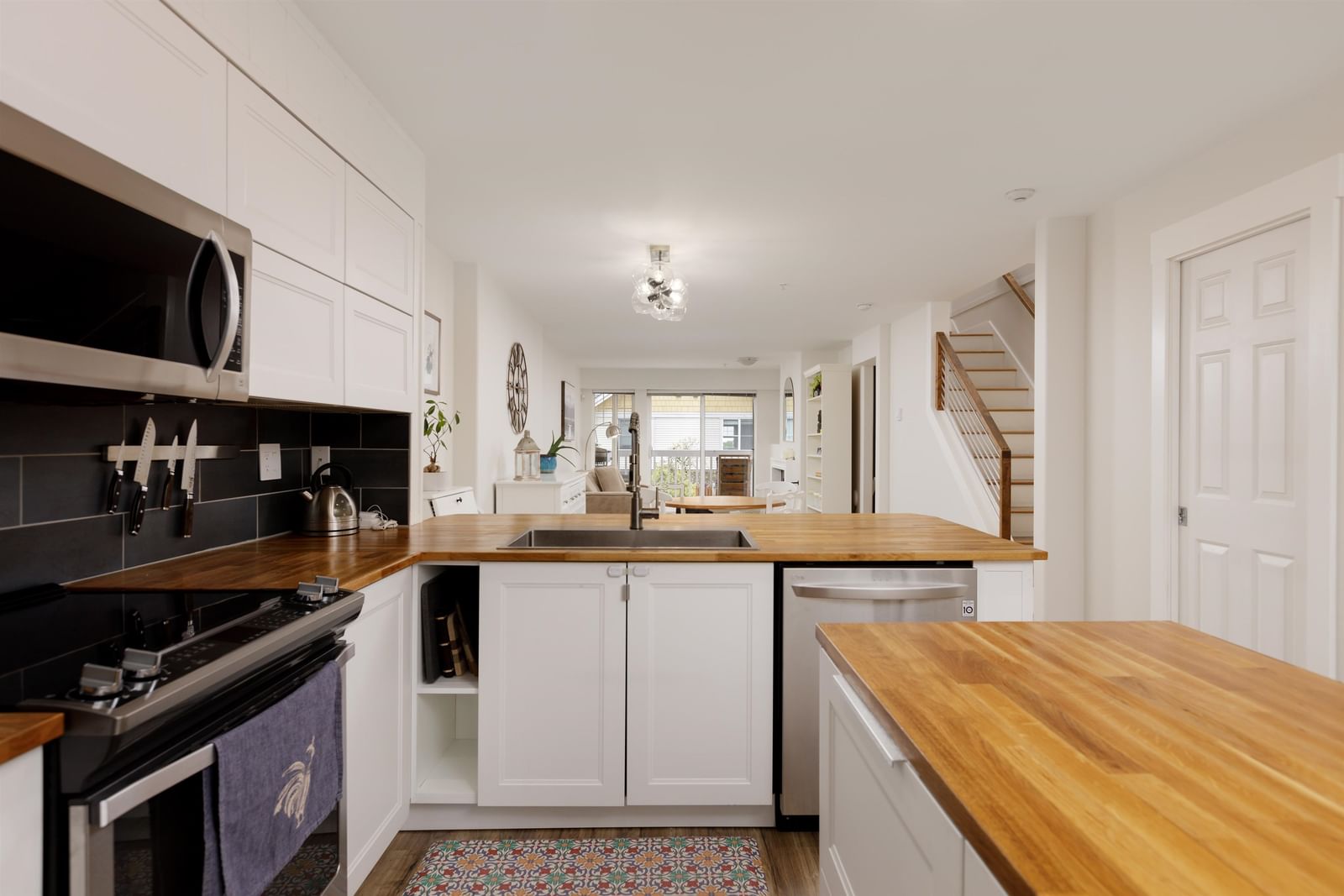 Listing Image 10