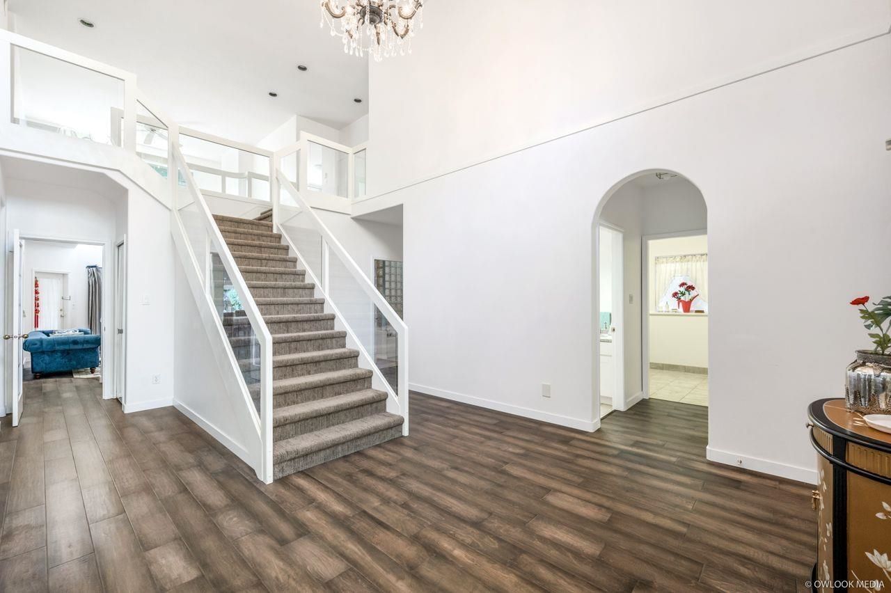 Listing Image 8