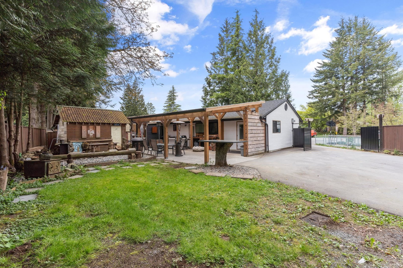 Listing Image 9