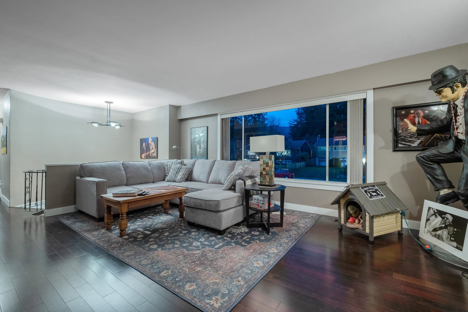 Listing Image 11