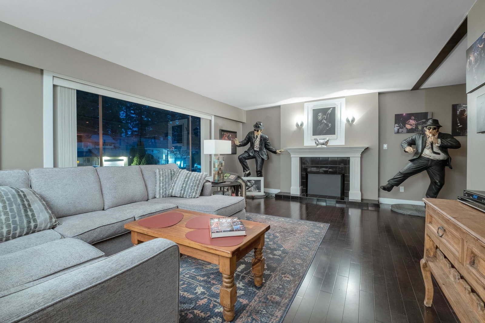 Listing Image 12