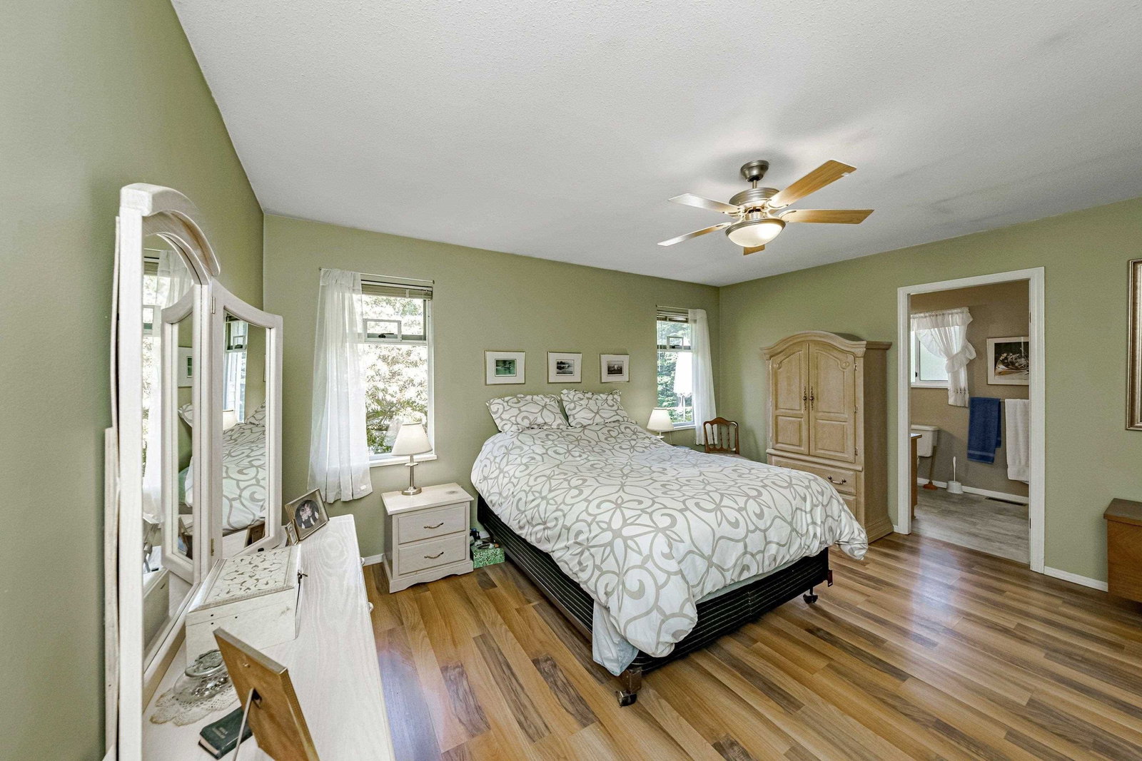 Listing Image 22