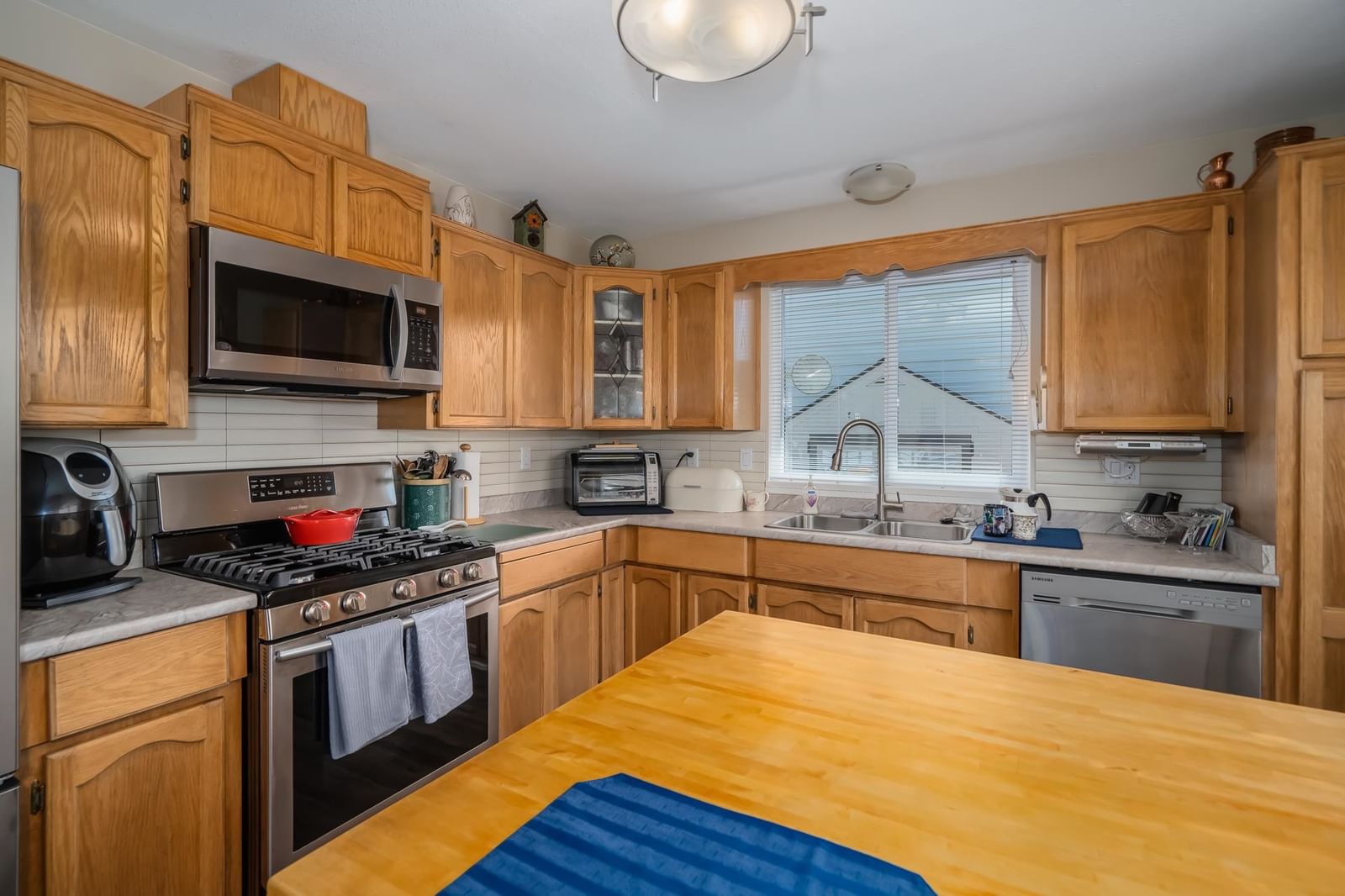 Listing Image 8