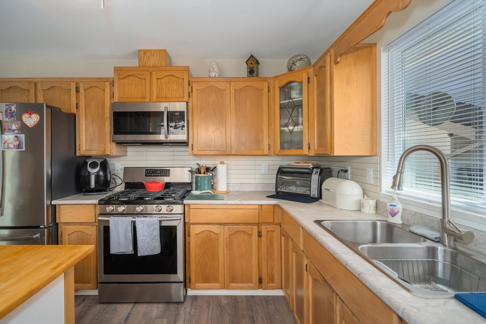 Listing Image 9