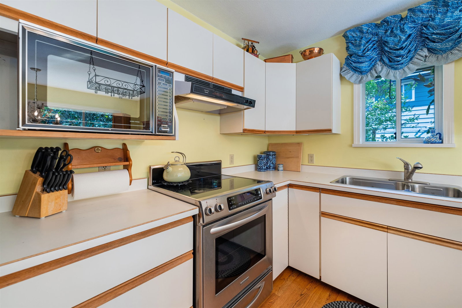 Listing Image 14