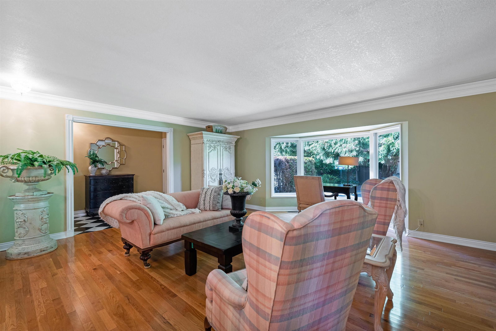 Listing Image 8