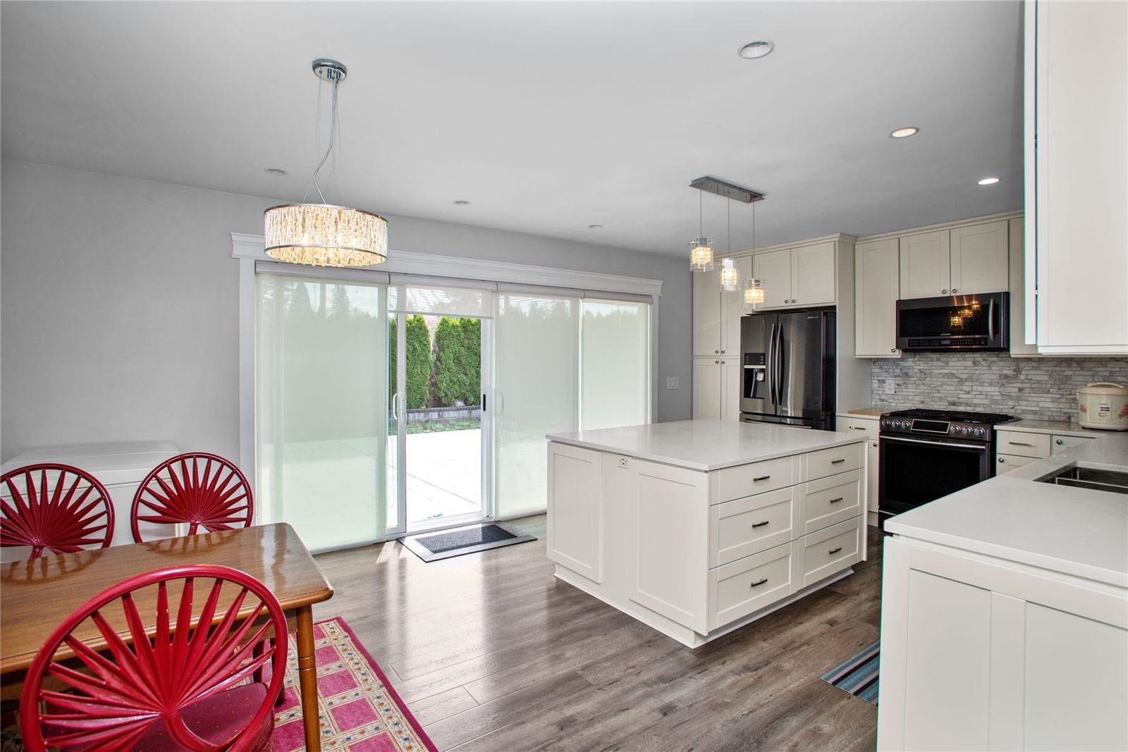 Listing Image 9