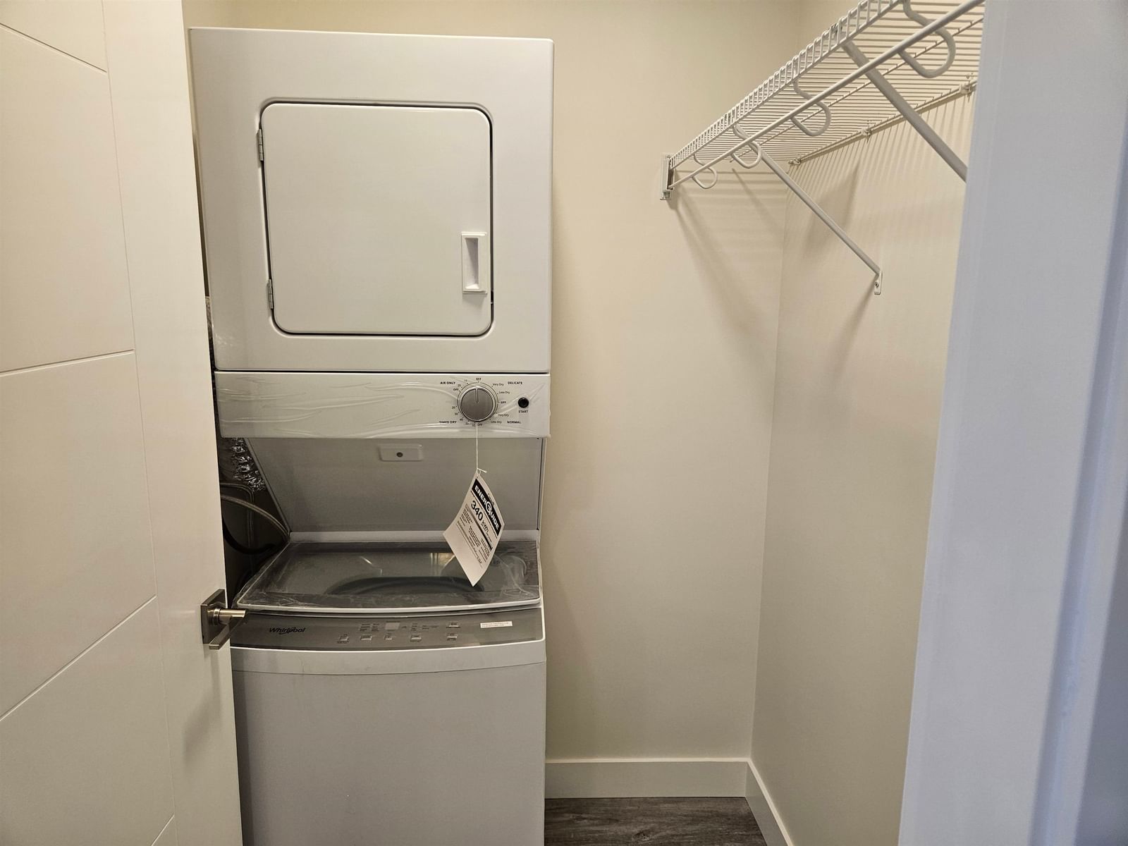Listing Image 5