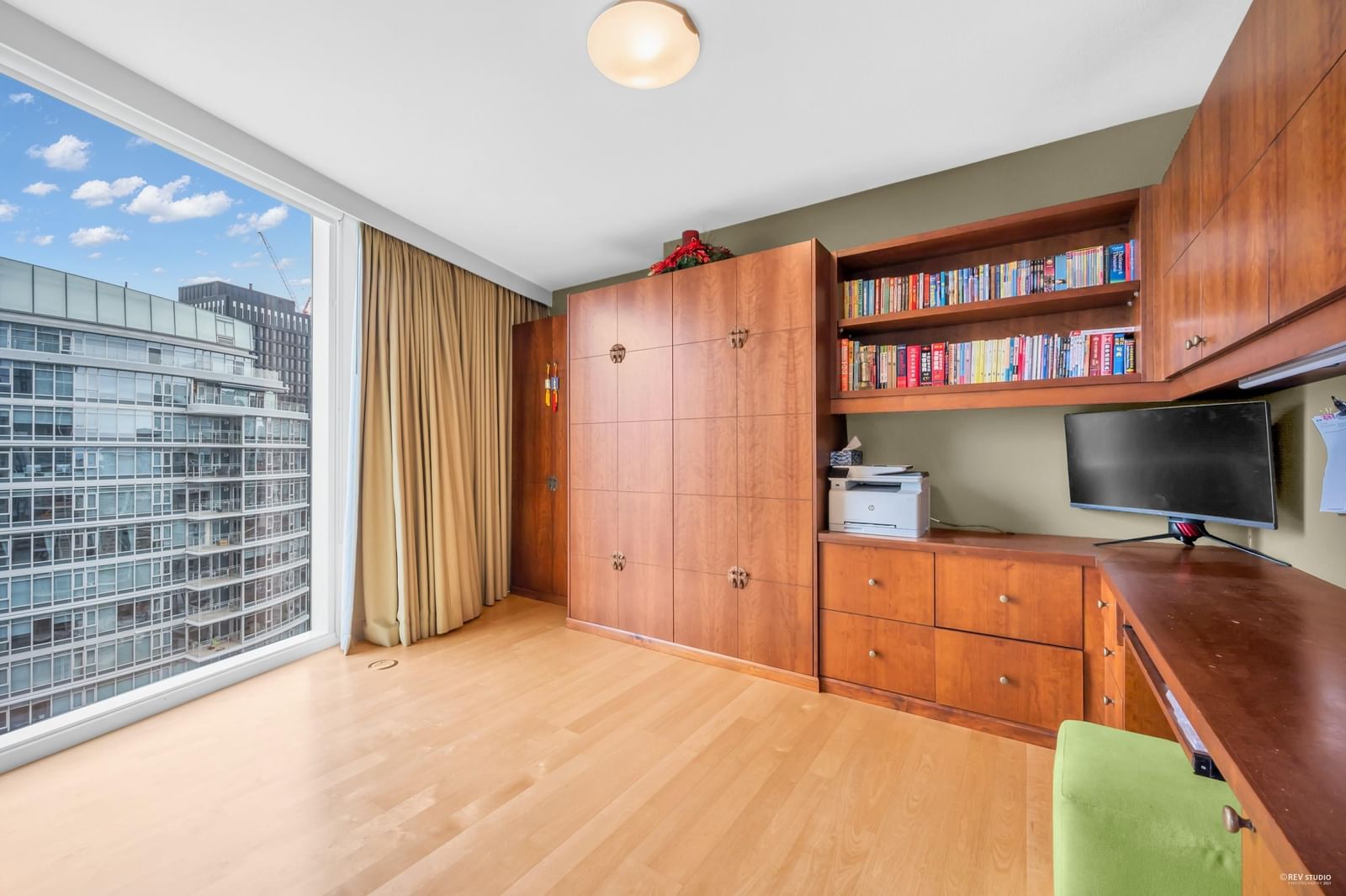 Listing Image 15