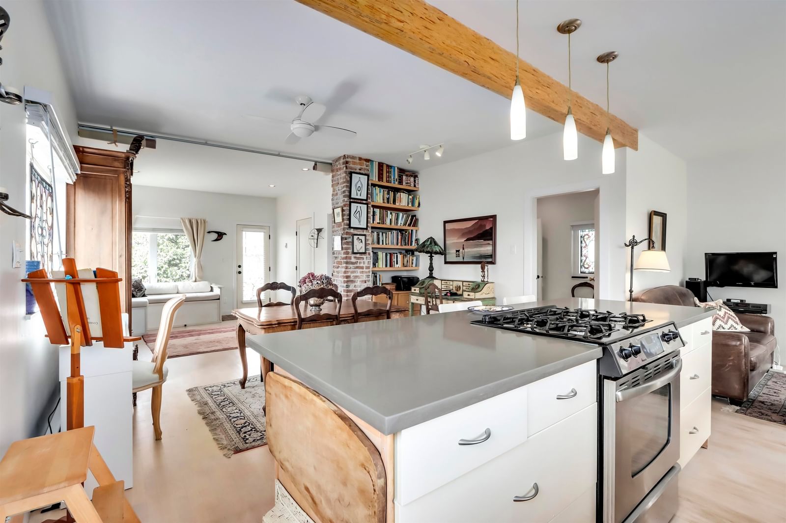 Listing Image 10