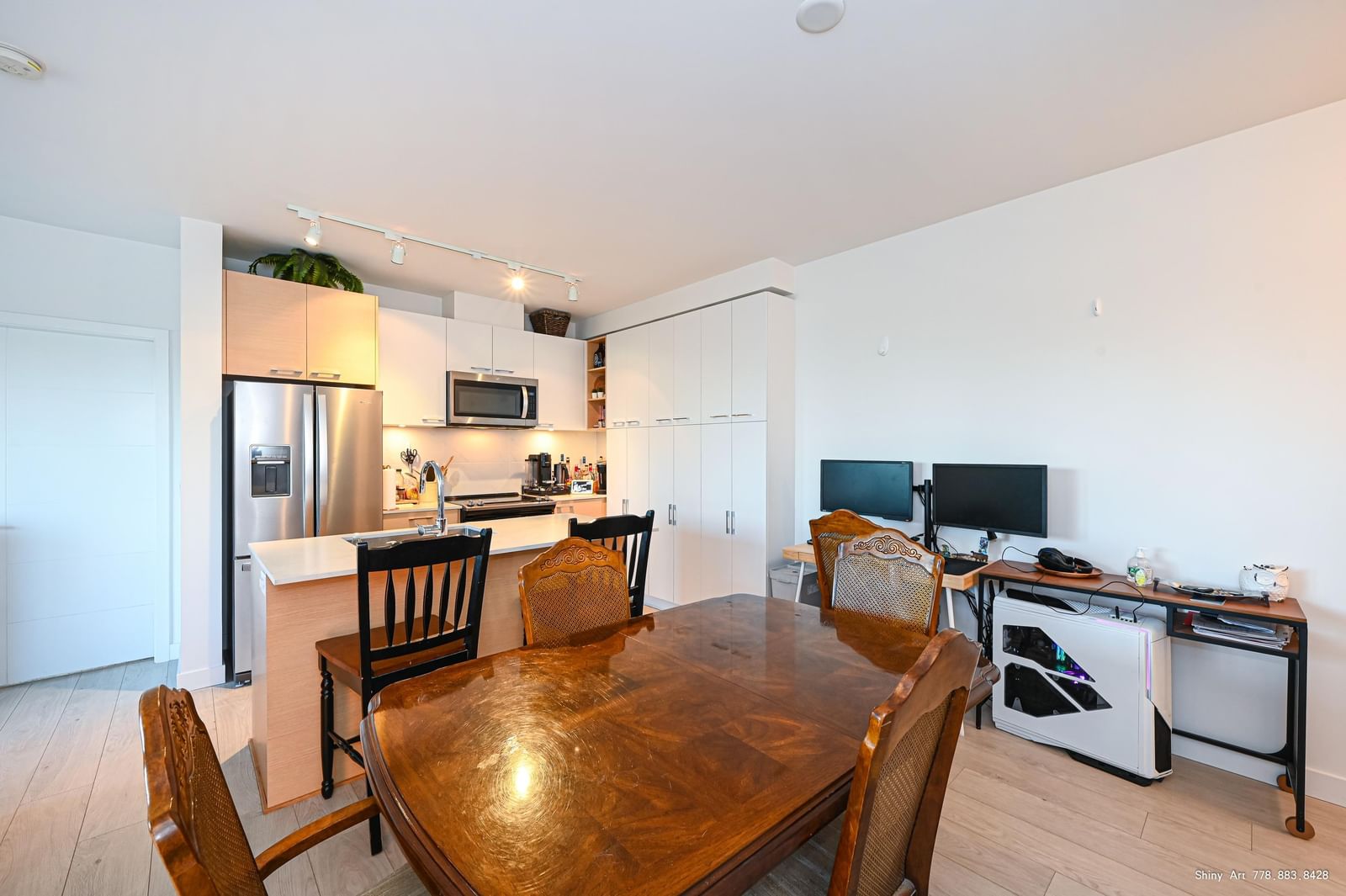 Listing Image 19