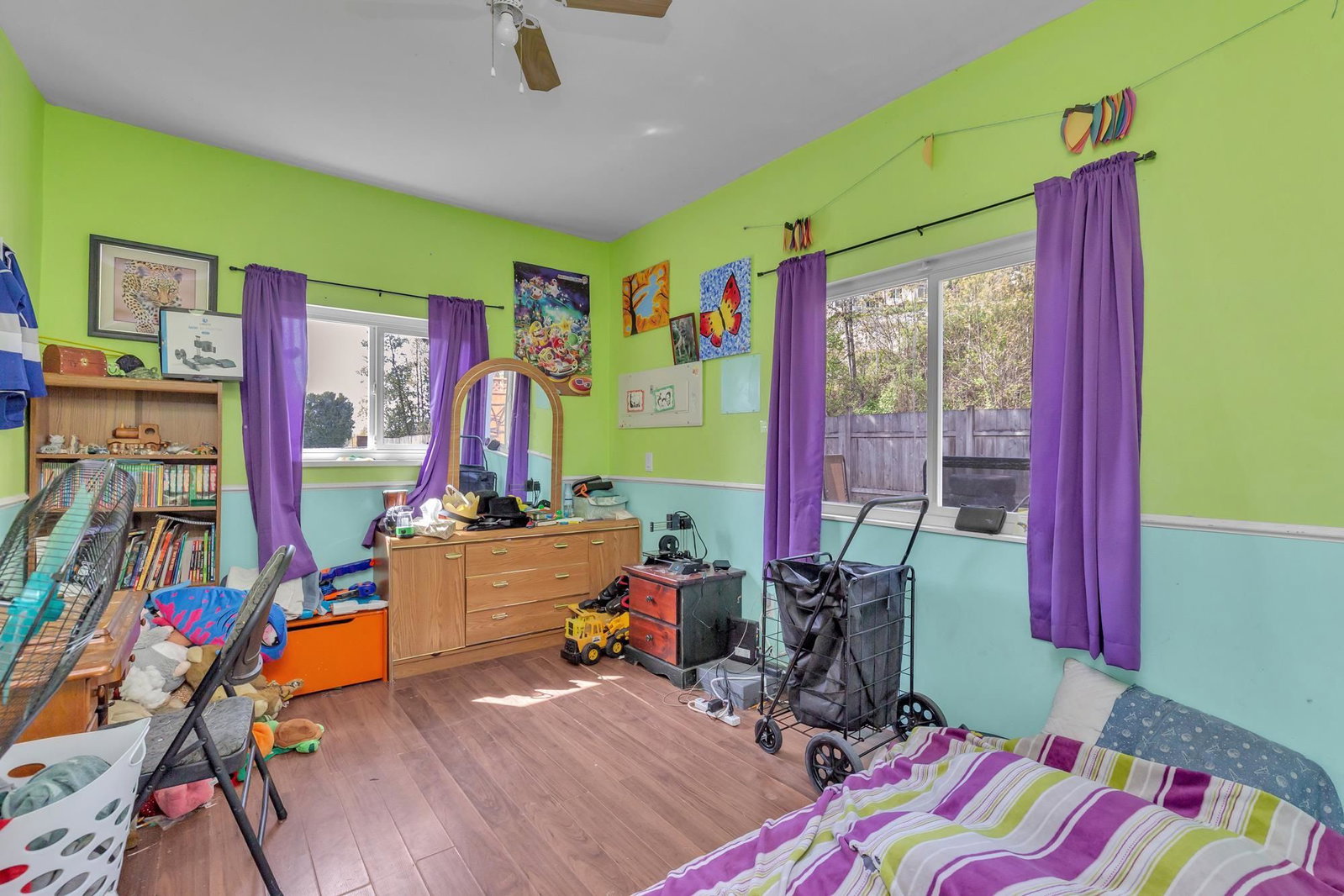 Listing Image 12