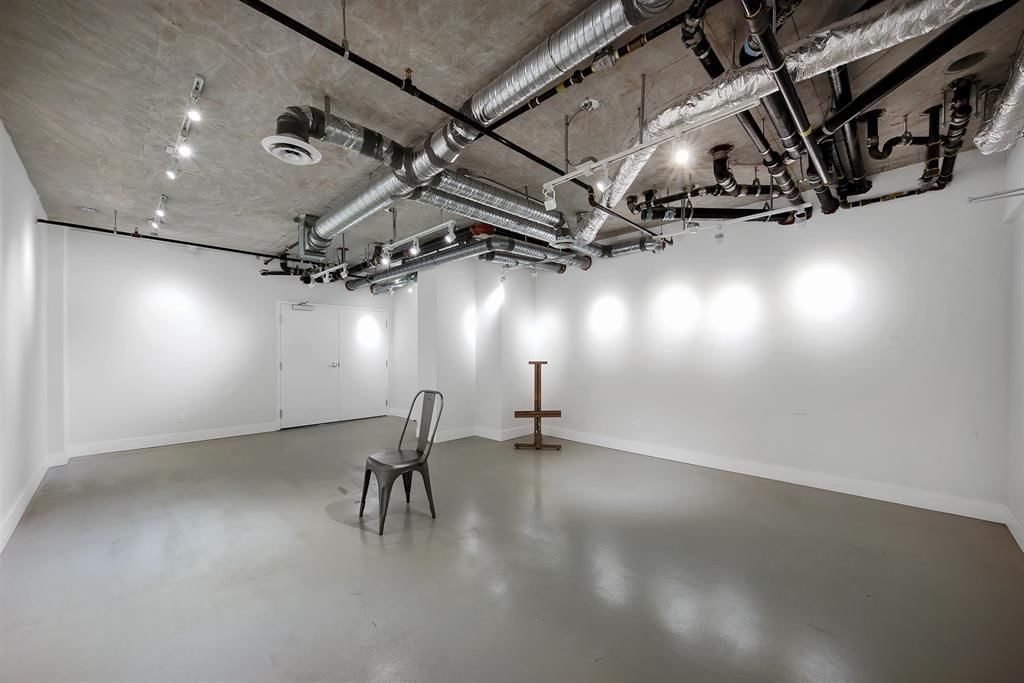 Listing Image 30