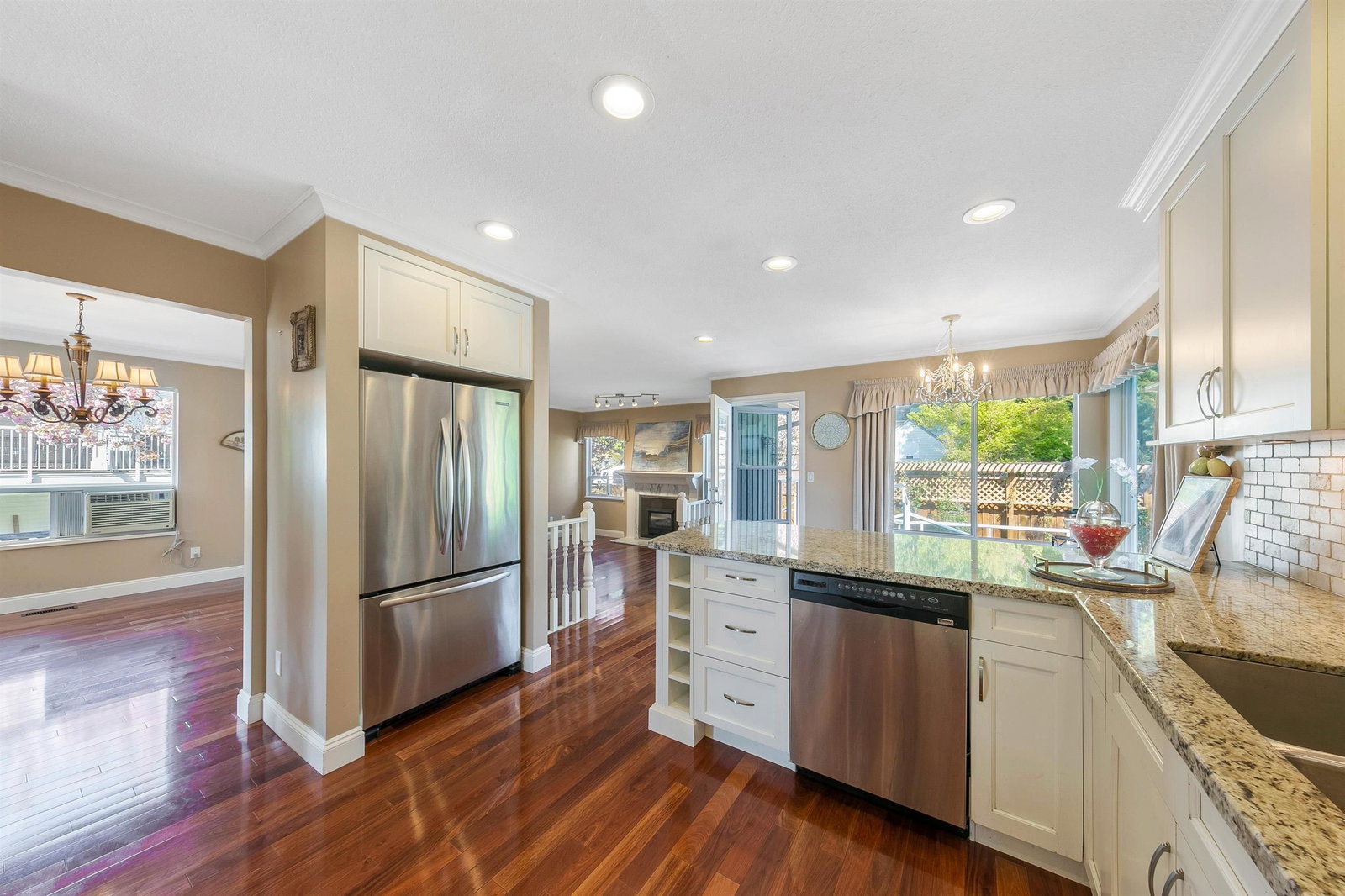 Listing Image 13