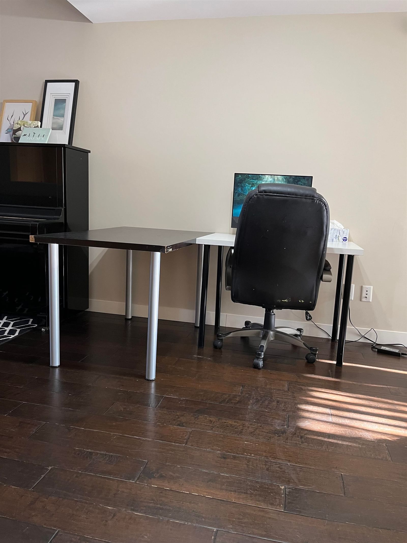 Listing Image 6