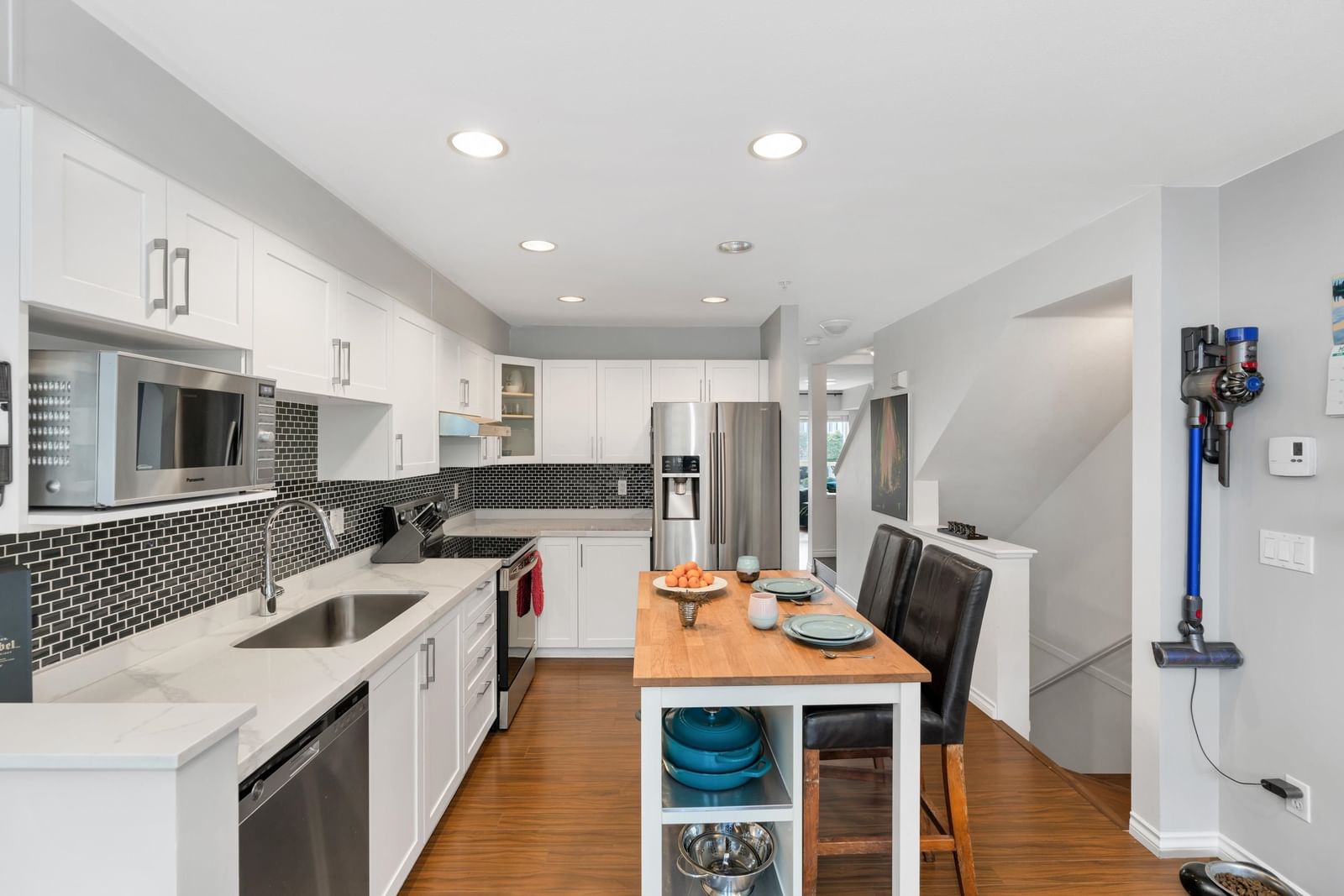 Listing Image 9