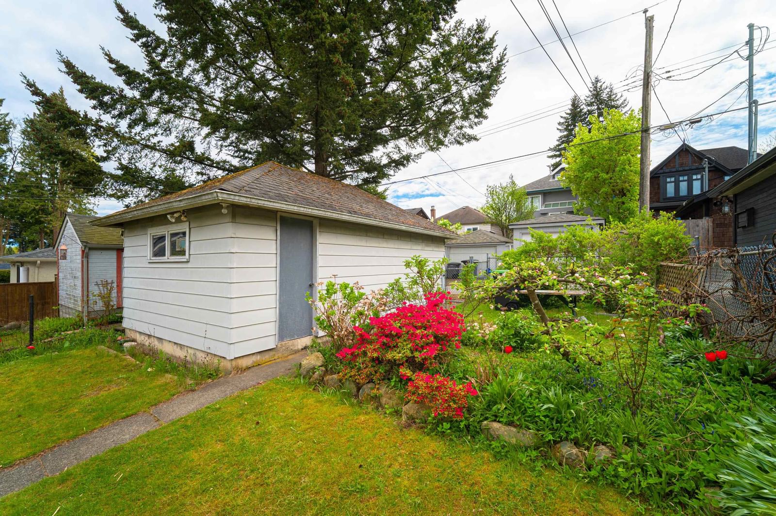 Listing Image 12