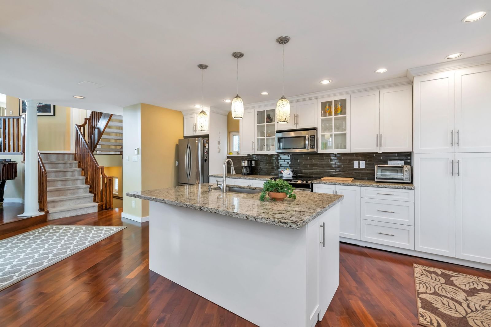 Listing Image 10