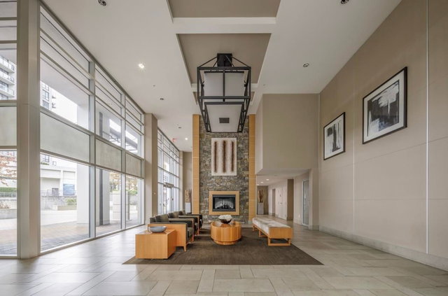 1202 - 1185 The High Street