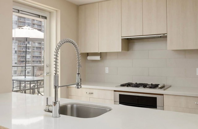 1202 - 1185 The High Street