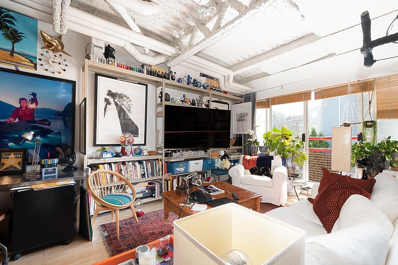 Listing Image 6