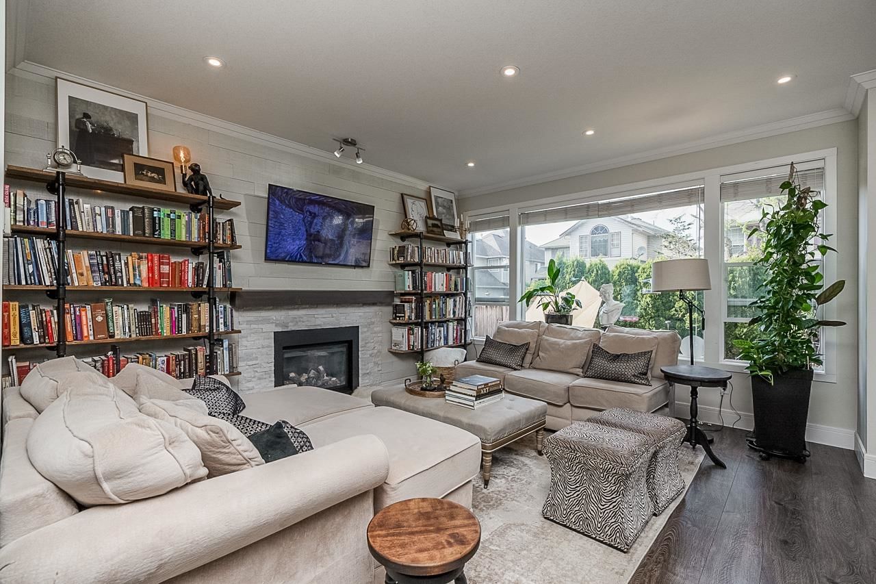 Listing Image 11