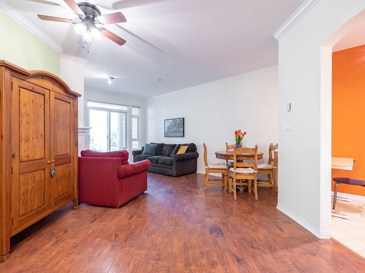 Listing Image 8