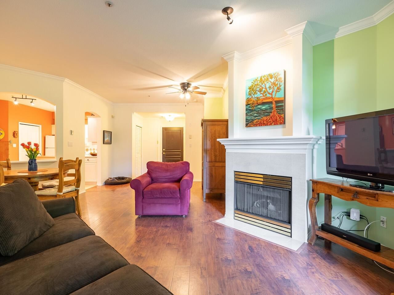 Listing Image 9