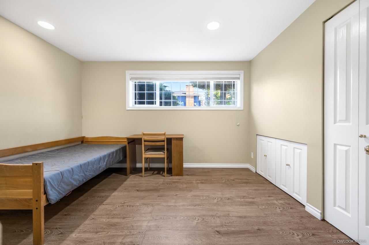 Listing Image 16