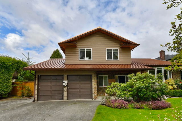 8271 Osgoode Drive