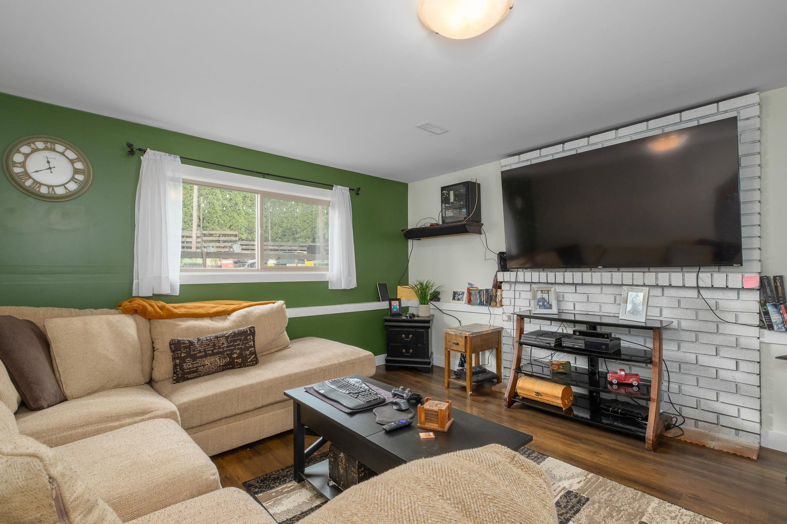 Listing Image 16