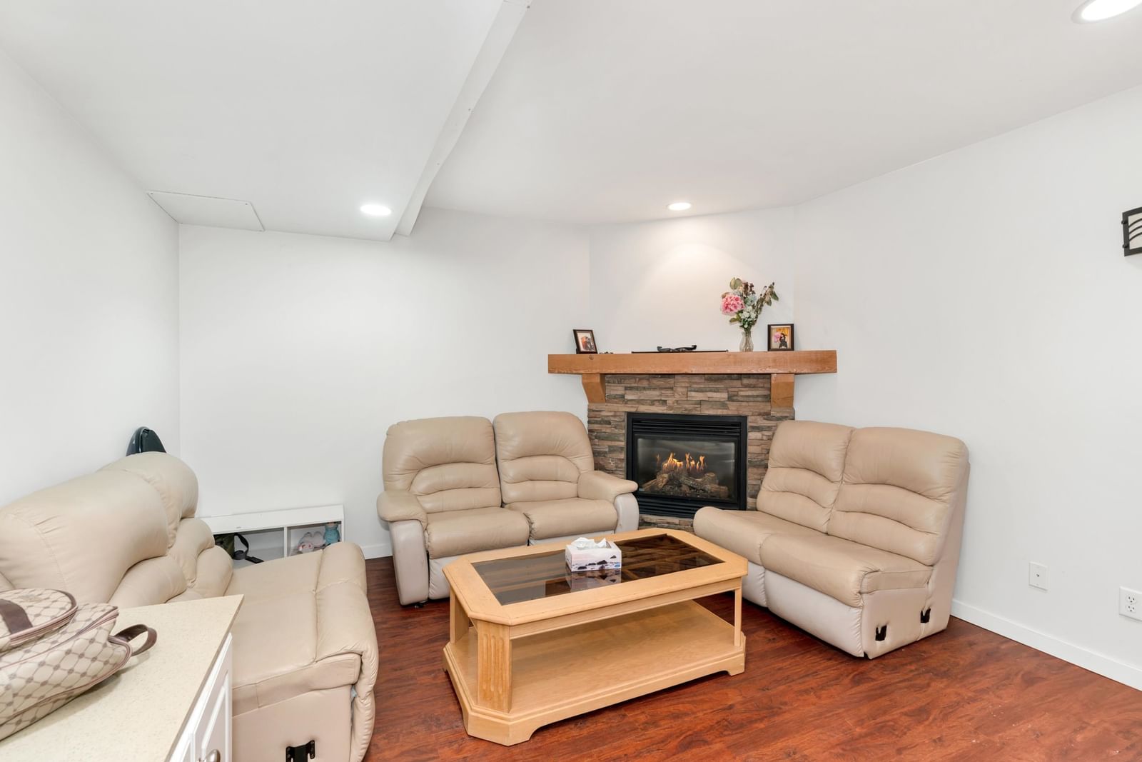 Listing Image 25