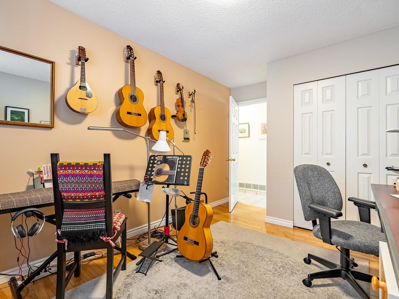 Listing Image 17