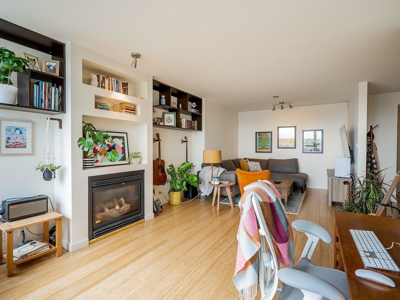 Listing Image 9