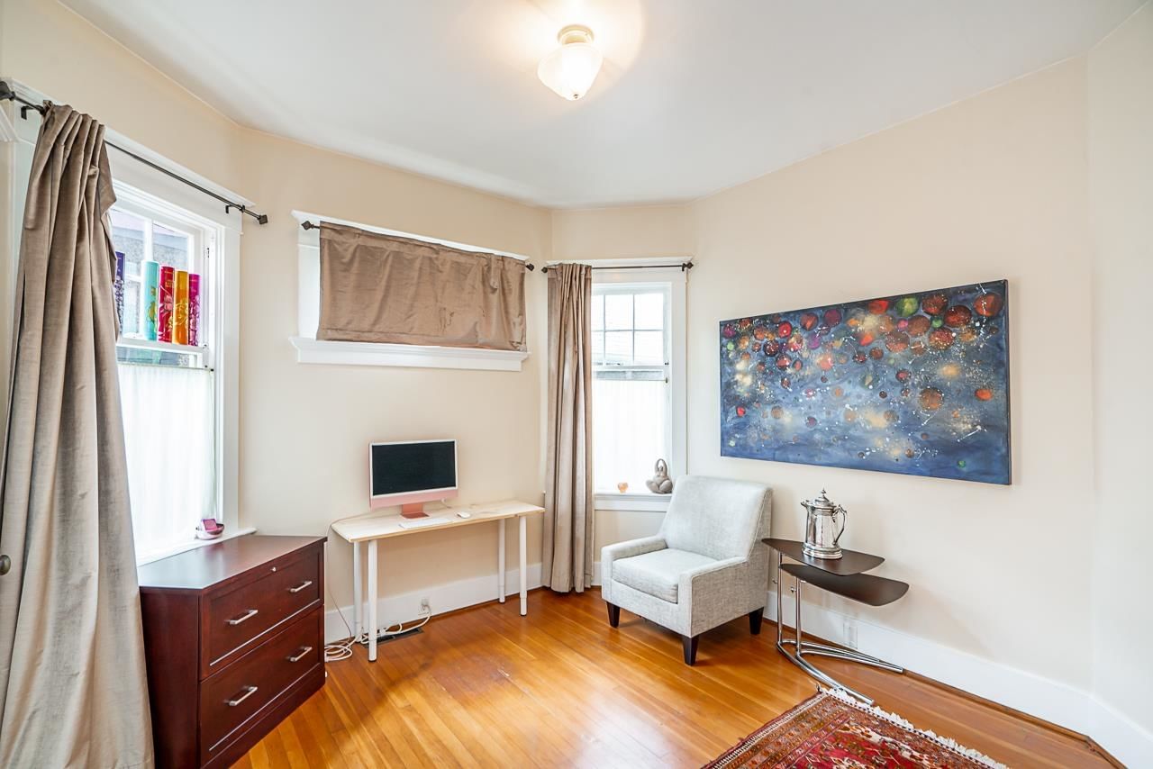 Listing Image 12