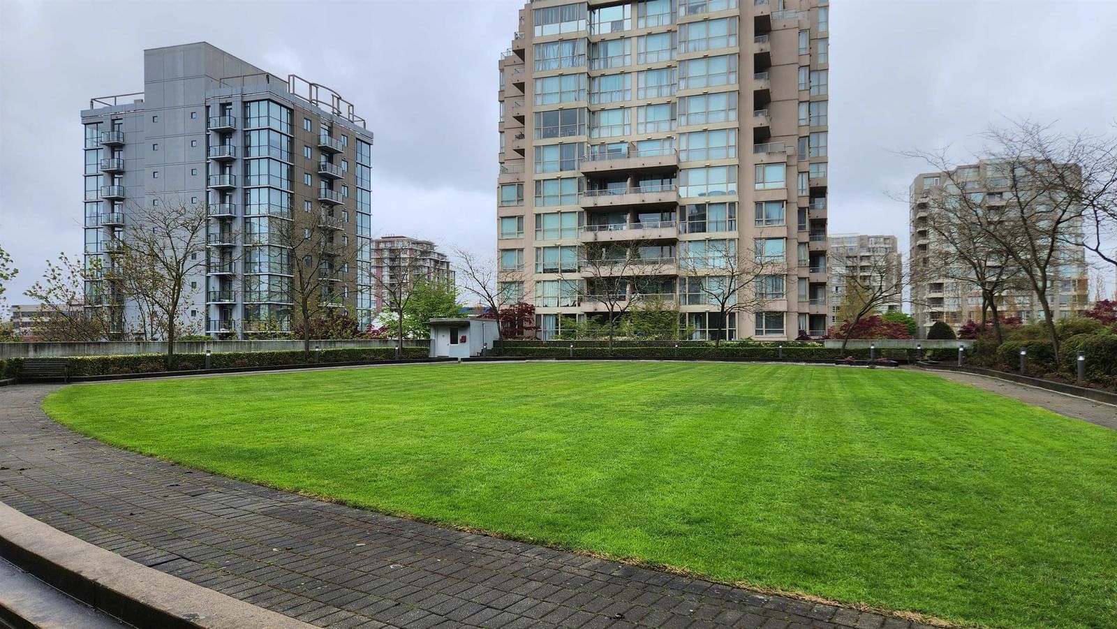 Listing Image 11