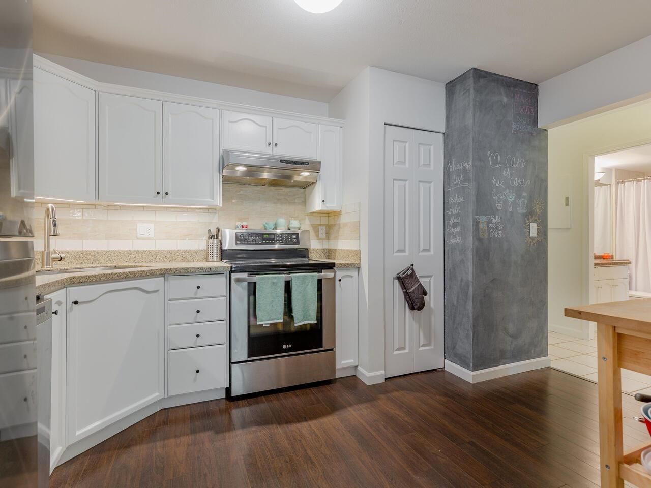 Listing Image 14