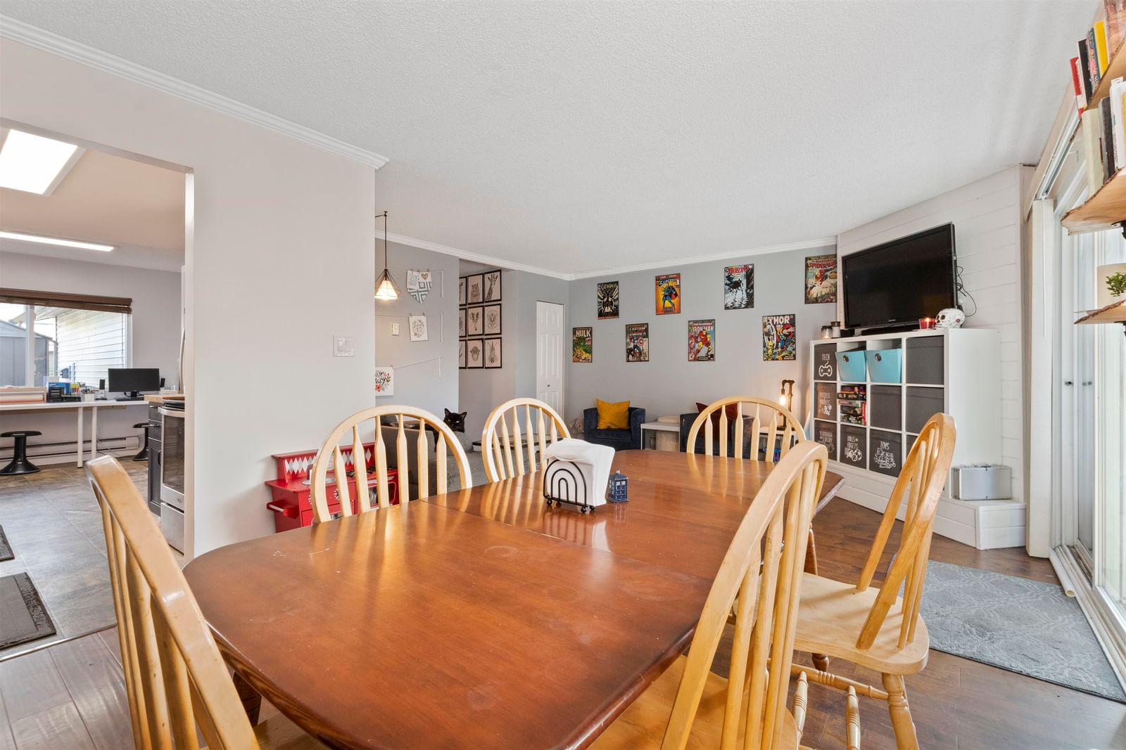 Listing Image 8