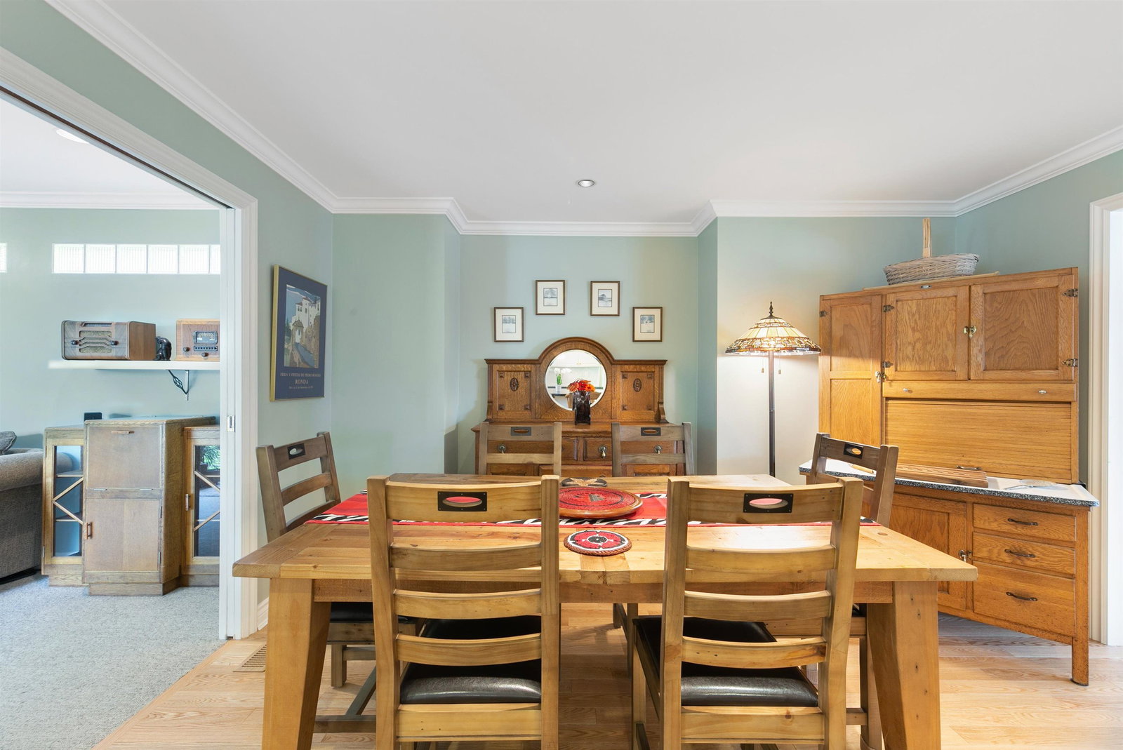 Listing Image 10