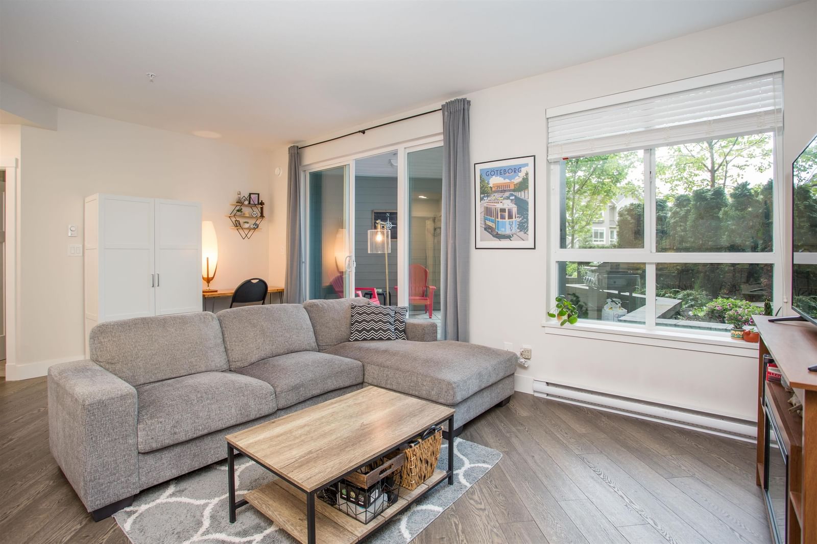 Listing Image 10