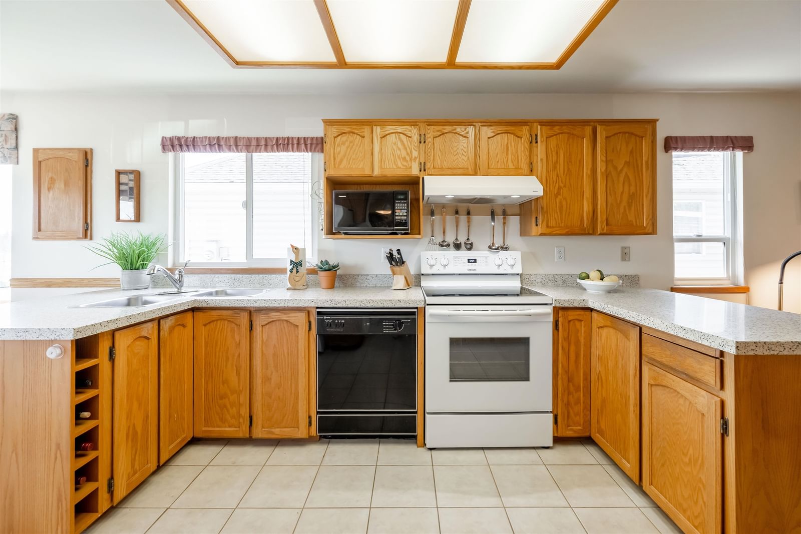 Listing Image 16