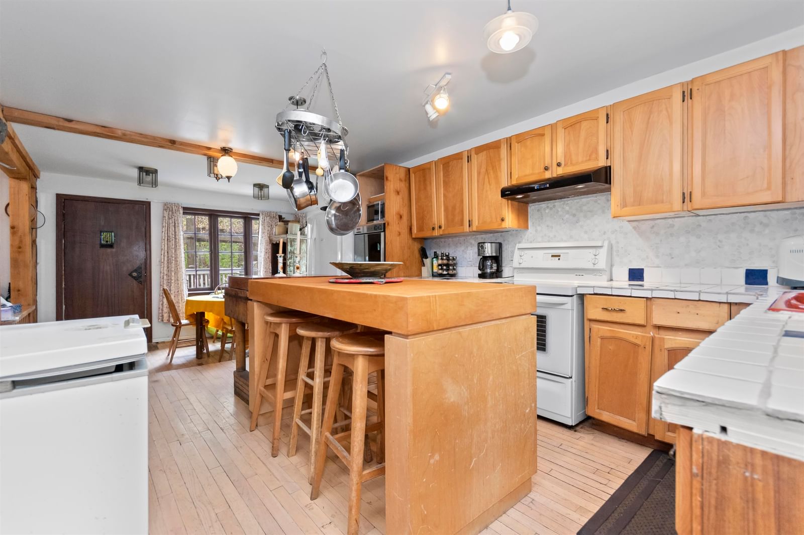 Listing Image 8