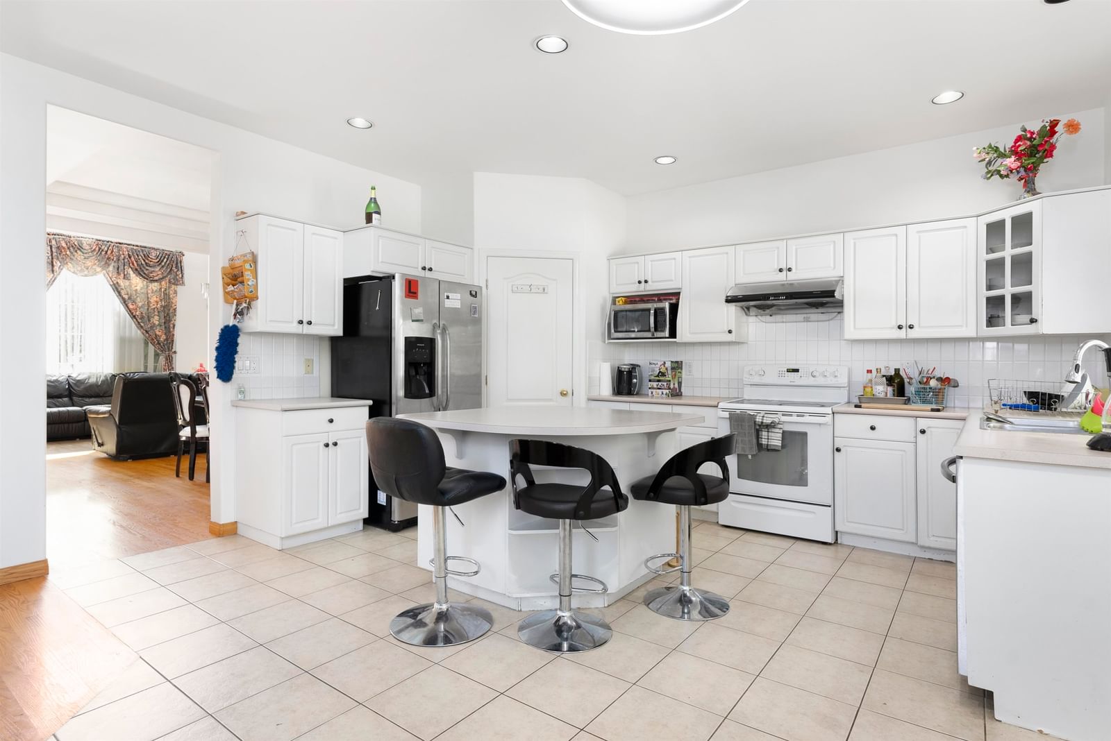 Listing Image 12